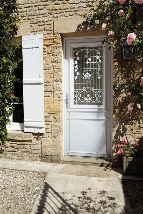 Porte D Entrée Vitrée Maison Ancienne Où trouver une porte d'entrée de style classique ? | Madame Décore